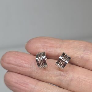 Elegant Silver toned classic Hoop huggie screw back Earrings non pierced